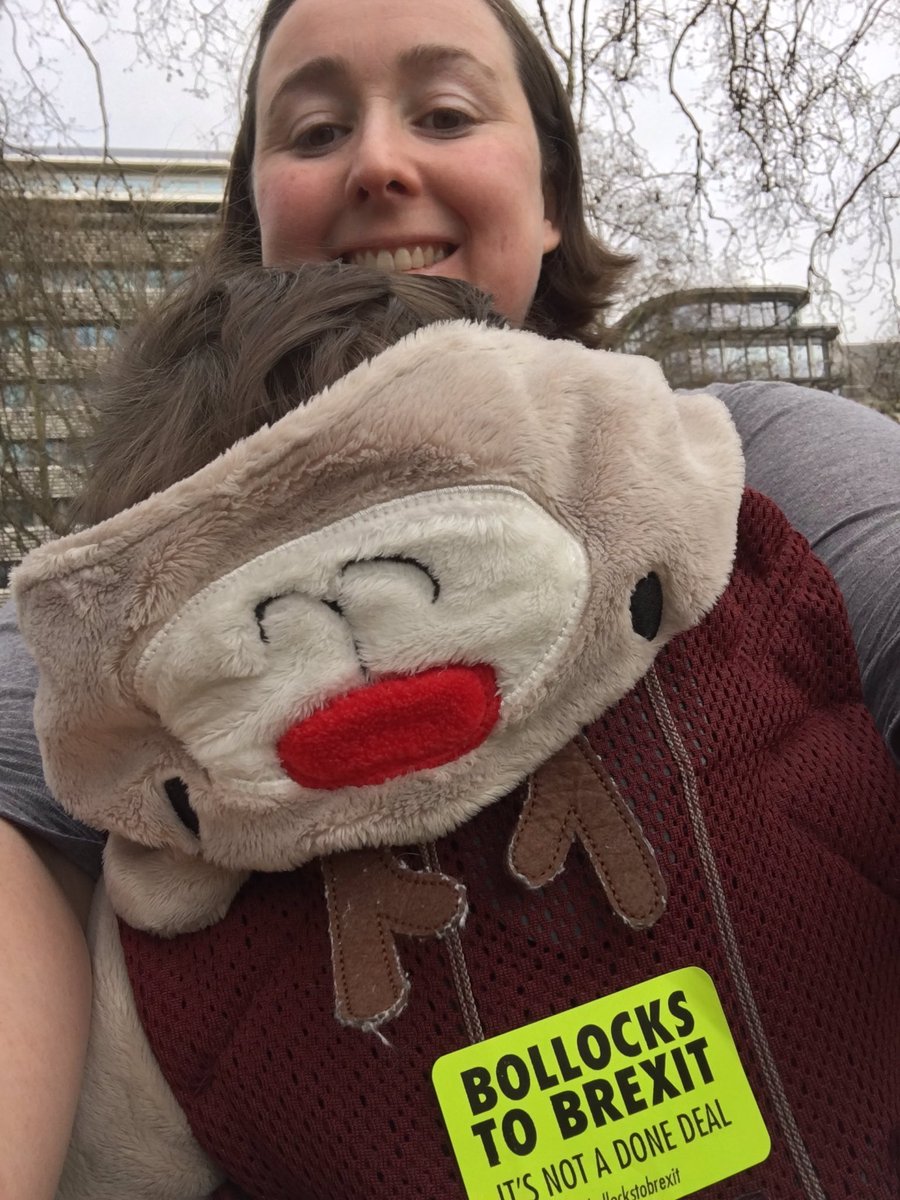 MargaretHeslin1's tweet photo. #BabysFirstProtest
#BollocksToBrexit #PeoplesVoteMarch https://t.co/qfkLwaM9Sn
