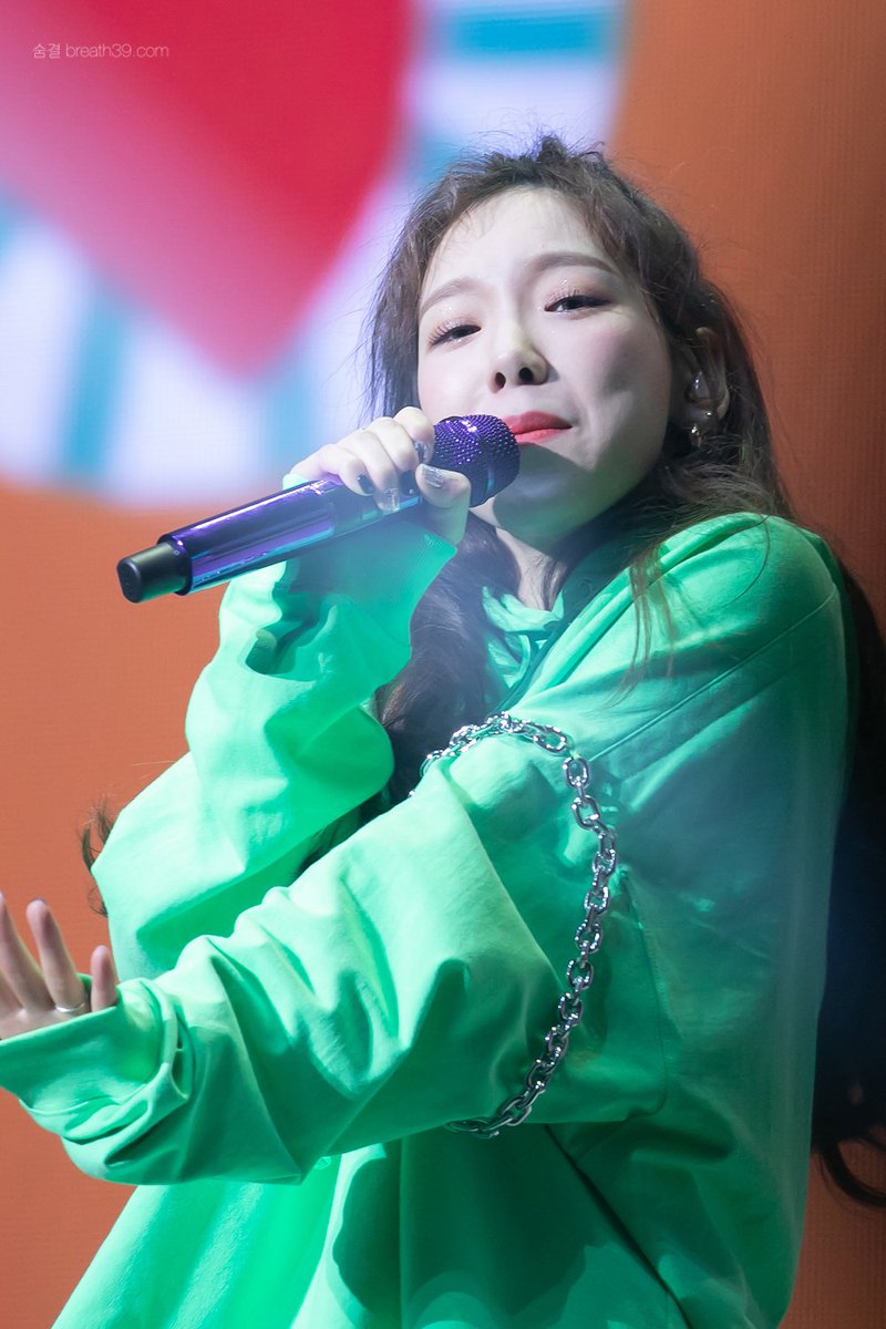 breath_39's tweet photo. 오늘 오후 6시에 '사계' 와 수록곡 '블루' 많이 들어주세요 💜
#태연 #taeyeon
#태연_사계_음원공개_오늘오후6시 https://t.co/RKRraTIMig