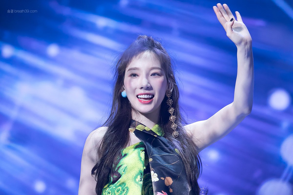 breath_39's tweet photo. 오늘 오후 6시에 '사계' 와 수록곡 '블루' 많이 들어주세요 💜
#태연 #taeyeon
#태연_사계_음원공개_오늘오후6시 https://t.co/RKRraTIMig