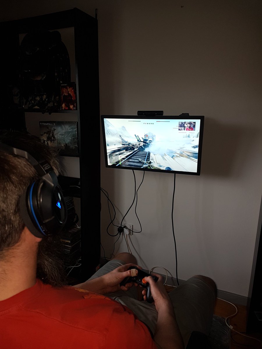 gismogun's tweet photo. @ni_oldskool now on 28.30 hours of non stop streaming on battlefield V
#dice #battlefield #battlefieldcomunity
Please show support for an incredible challenge https://t.co/seQXQhIGqY