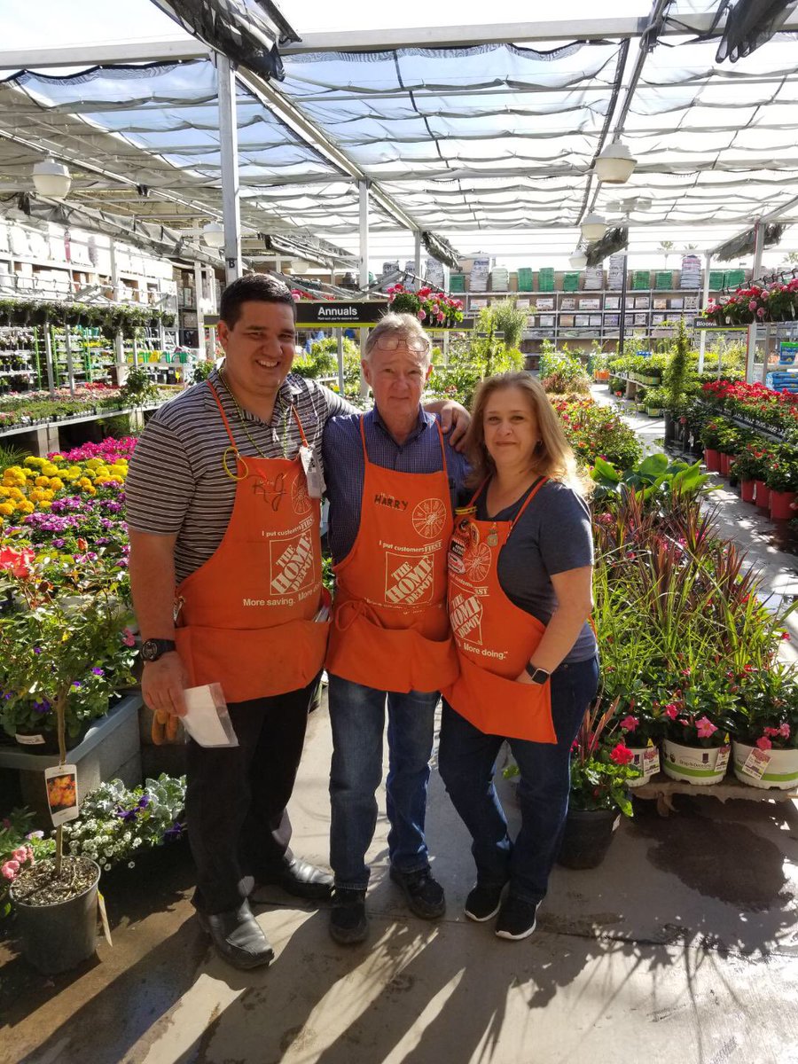 rag336's tweet photo. With success comes recognition. Harry is one my D23 associate and is my unsung pt hero. Great work Harry. @ashworth_vi @deluca_liz @Brenda97157927 @0414Sasm @jahenriquez28  @0414Home @DavidLo22342572 https://t.co/ojGuViWBV1