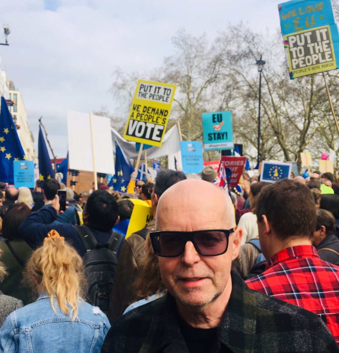 Spring in London and the people are marching! Neil x

#PetText