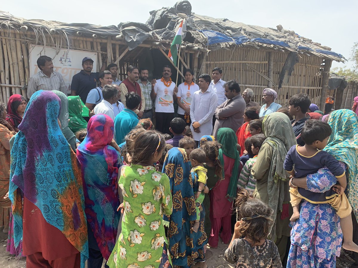 MahaRunForModi's tweet photo. #maharunformodi2019(Kanyakumari to Kashmir)Day57,with #Delhi VHP prant samyojak #Shyam kumar ji,#Kuldeep ji we visited to #Adarsh nagar where Pakistani Hindu people are lived in Delhi,thank you all.#maharunkumar @narendramodi @BJP4India @AmitShah @PMOIndia #Modi ji again. https://t.co/ImSJ1jOcbU