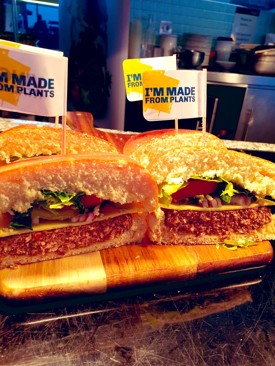 WSHGraduates's tweet image. Few tasty snaps from Thursdays food file at Cisco Systems with Grad @Will_Barton93 That Creme Egg Moss Cake 😍🍫🥚#foodie #welovethisbusiness @BaxterStorey #foodfile