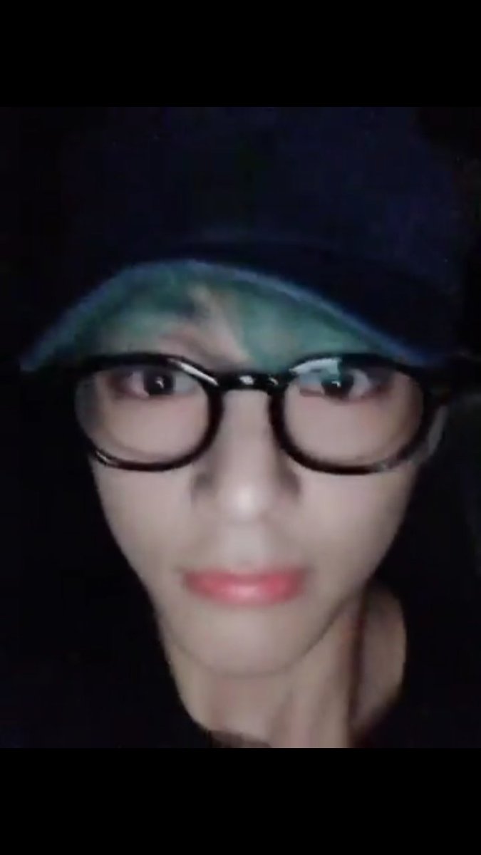 Carlina88649358's tweet photo. #Kimtaehyung
#Bts
#slicevideo
#cool https://t.co/ArdJU0WhqD