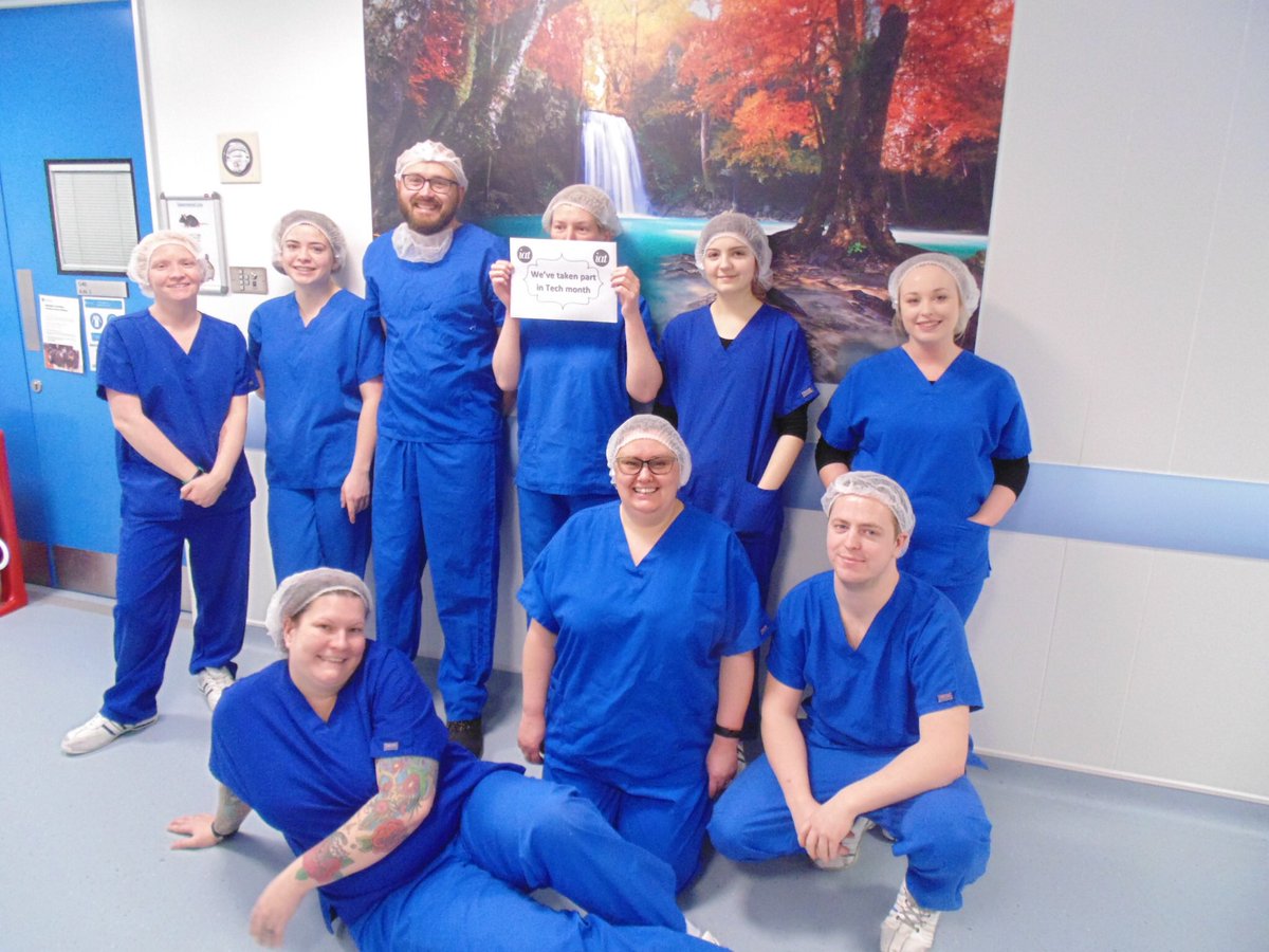 Biomed_Res's tweet photo. Another photo to mark #animaltechmonth what a great team of technicians we have. They chose the picture behind them to brighten up their working environment @InstAnimalTech @animalresearch #healthandwellbeing https://t.co/zdHVKUmCHY