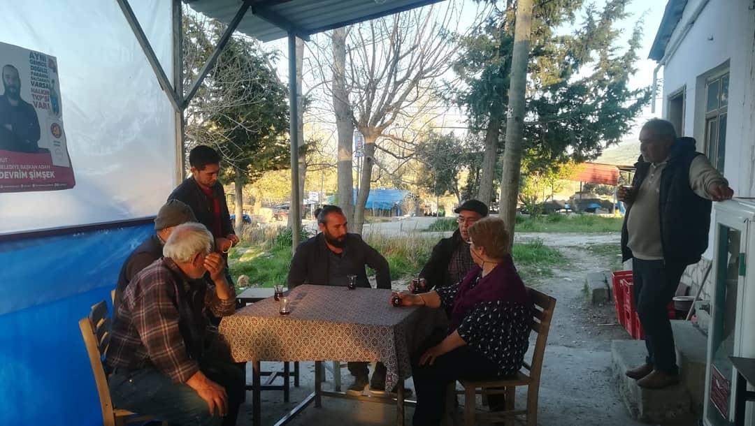 mut_dhd's tweet photo. Mut Demokratik Halk Dayanışması-TKP Belediye Başkan Adayımız Devrim Şimşek bugün Burunköy, Alahan, Diştaş, Göksu/Kravga köylerinde köylülerle bir araya geldi. Bütün köy halkına ilgisinden dolayı teşekkür ederiz.

SÖZ, YETKİ, KARAR MUT HALKINA!

#MutDemokratikHalkDayanışması
#SMF https://t.co/O7J8fNSiSY