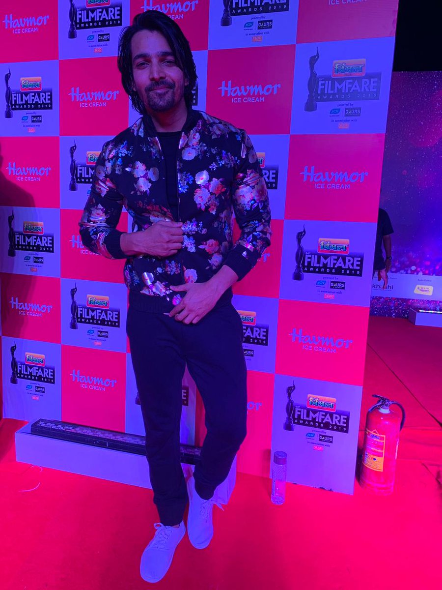 raindropaltego's tweet photo. .@harsha_actor looks dapper at the #FilmfareAwards! @raindropaltego @filmfare https://t.co/fgBWuTc4f7