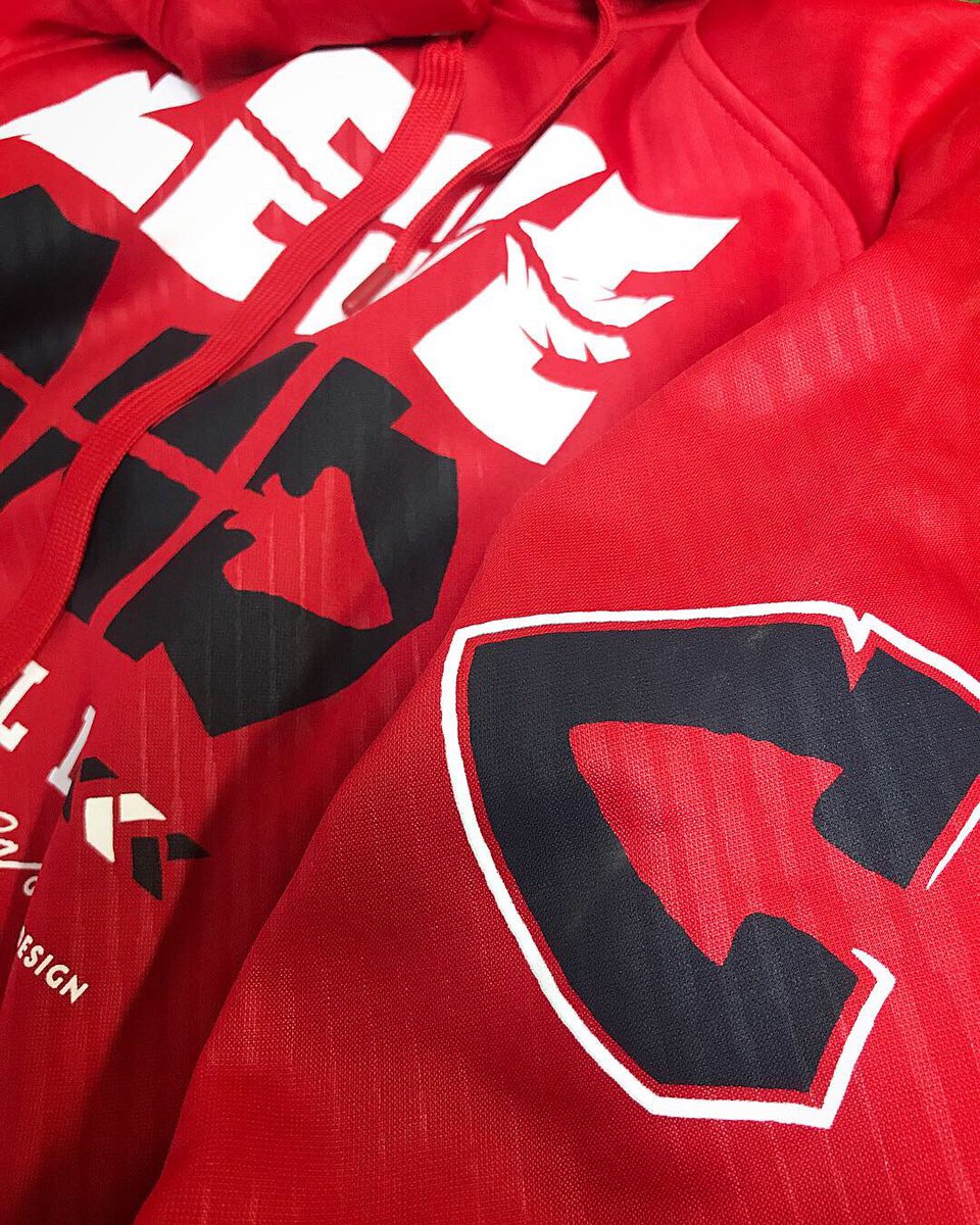 GVartwork's tweet photo. Our new red Athletic hoodie has been a huge hit already today! It features our new Arrowhead C logo design on the sleeve and new Cleveland Baseball design on the front. Complete with zip up front pocket!
Grab our brand new Arrowhead C logo two tone mesh hat to go with it! https://t.co/VrOg72R03z