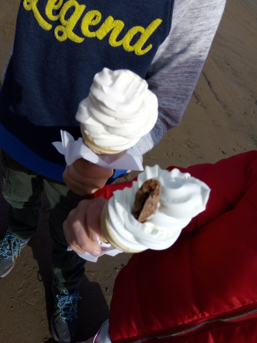 FileyFlat1's tweet image. Things we love about #Filey 3. Fish and chips, and ice cream @5leysfiley
