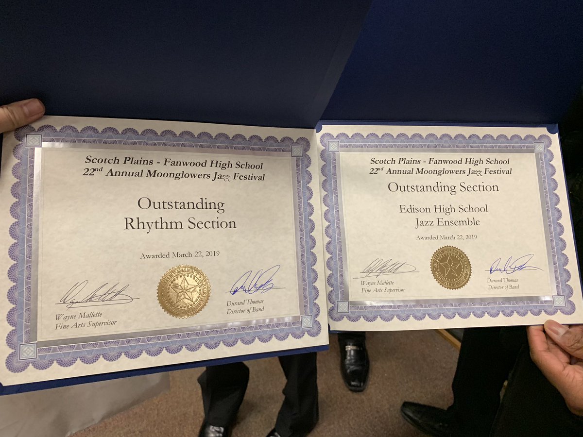 staceyzhang_'s tweet photo. shoutout to the EHS Jazz Ensemble for an amazing performance last night, and to the rhythm for winning the overall Outstanding Rhythm Section award! hard work pays off ❤️💛 #whatsgreataboutehs @Edison_HS @ehsbpo https://t.co/pppHvVOM0L