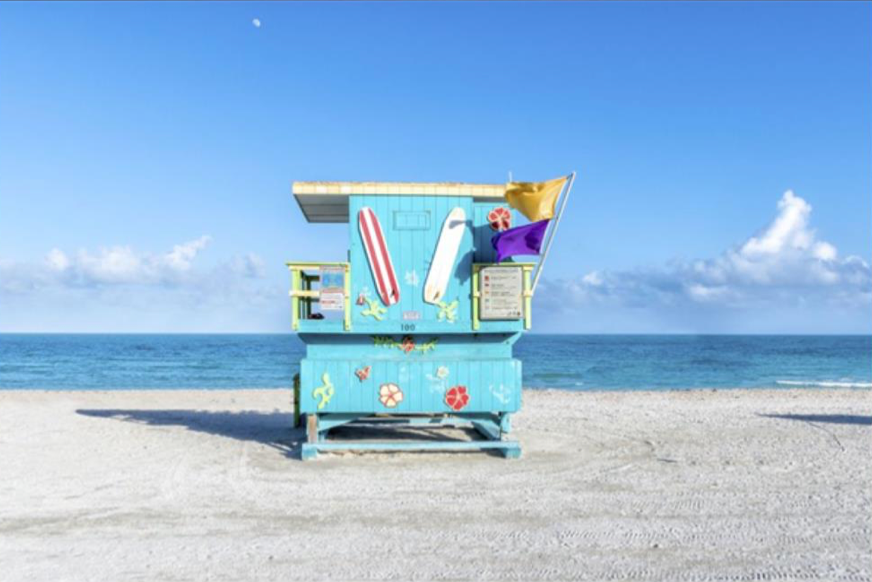 This weeks #artistcrush is the talented @richardsilverphoto 🌊⁣
I love this series he produced with @leftbankart⁣
#whimsyspirit⁣
.⁣
⁣
.⁣
⁣
.⁣
#lamaisoninteriordesign #beachvibes #richardsilverphoto #art #photography #summerloving  #artistspotlight #artcrush #beachhut