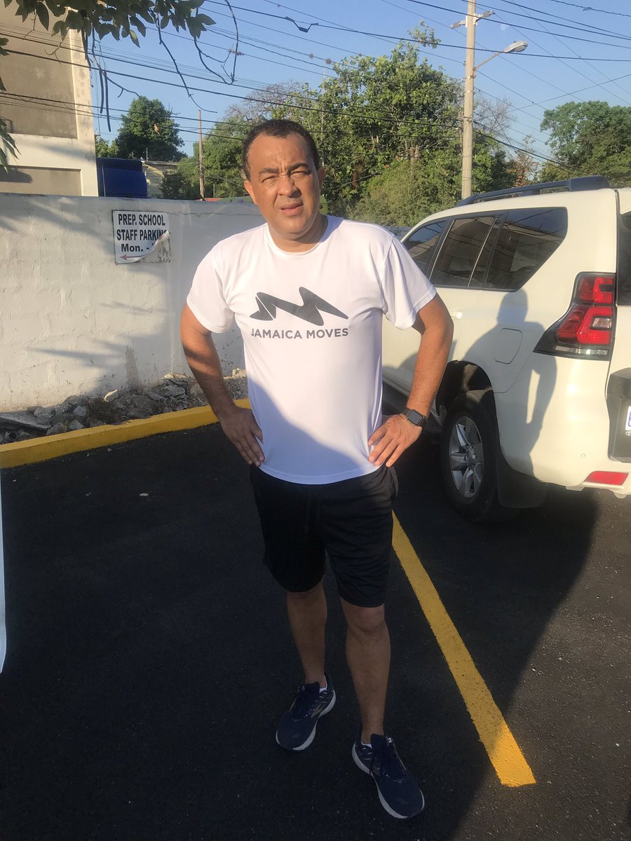 christufton's tweet photo. Early to bed allows a refreshing early morning 🏃🏾. Let’s keep moving! #8MileRun https://t.co/hSAgltGUuX
