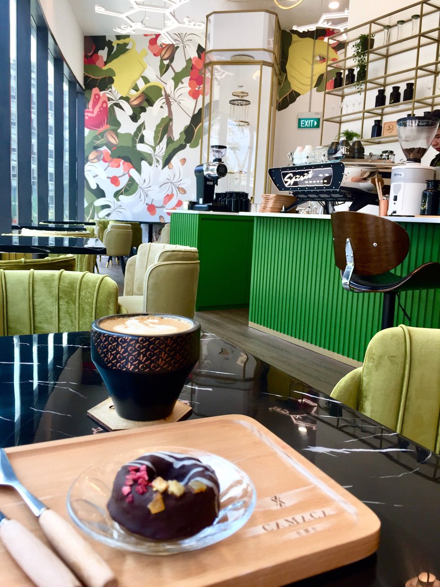 STEuniceQ's tweet photo. One of the prettiest spots in my #cafehopping this week. Dessert parlour #Camaca from Taiwan has opened at KAP Residences mall. Specialises in gelato, coffee and chocolates. #straitstimesfood #stfoodtrending #sgfood #foodie #desserts #sgcafes #wheretoeatsg https://t.co/guP5ORqpbb