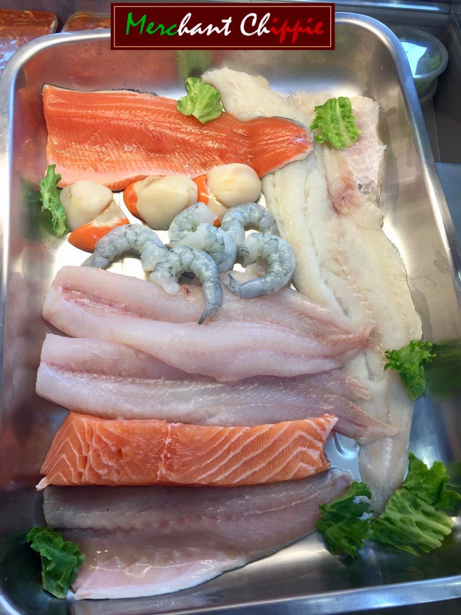 Our fish ready to be battered or breaded!🐟
Freshly delivered every day⚓️🏴󠁧󠁢󠁳󠁣󠁴󠁿🐟
Sustainably sourced ✅
Today’s choice: Haddock, Cod, Trout, Seabass, Salmon and many more! 
#fishisthedish #awardwinning #fishandchips #cookedtoorder #veggieoil #healthyfrying #fresh #nofilter
