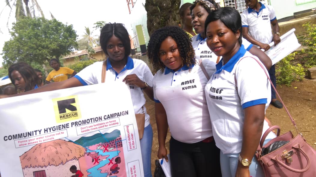 202811d3595044a's tweet photo. plants need water, animals and humans needs water. How do you treat your water. On #worldwaterday, the entire AMEF working team took 2 de street of kumba and in every distribution center to sensitised de population ( IDPs) on hand washing and water treatment https://t.co/EdBCT29nxq