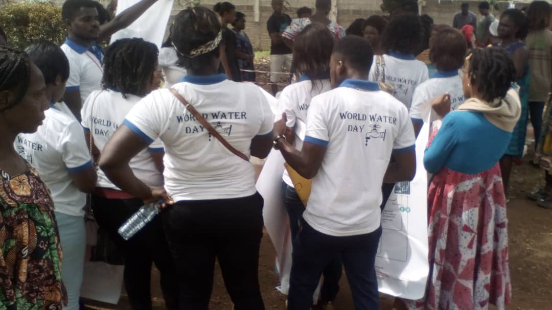 KumbaAmef's tweet photo. Plants needs water, animals needs water, humans needs water, water is life. How you treat your water matters, on worldwaterday, de entire #AMEF team took the street of kumba to sensitised de displaced population on the need of water treatment and handwashing. https://t.co/AGI7C7srR3
