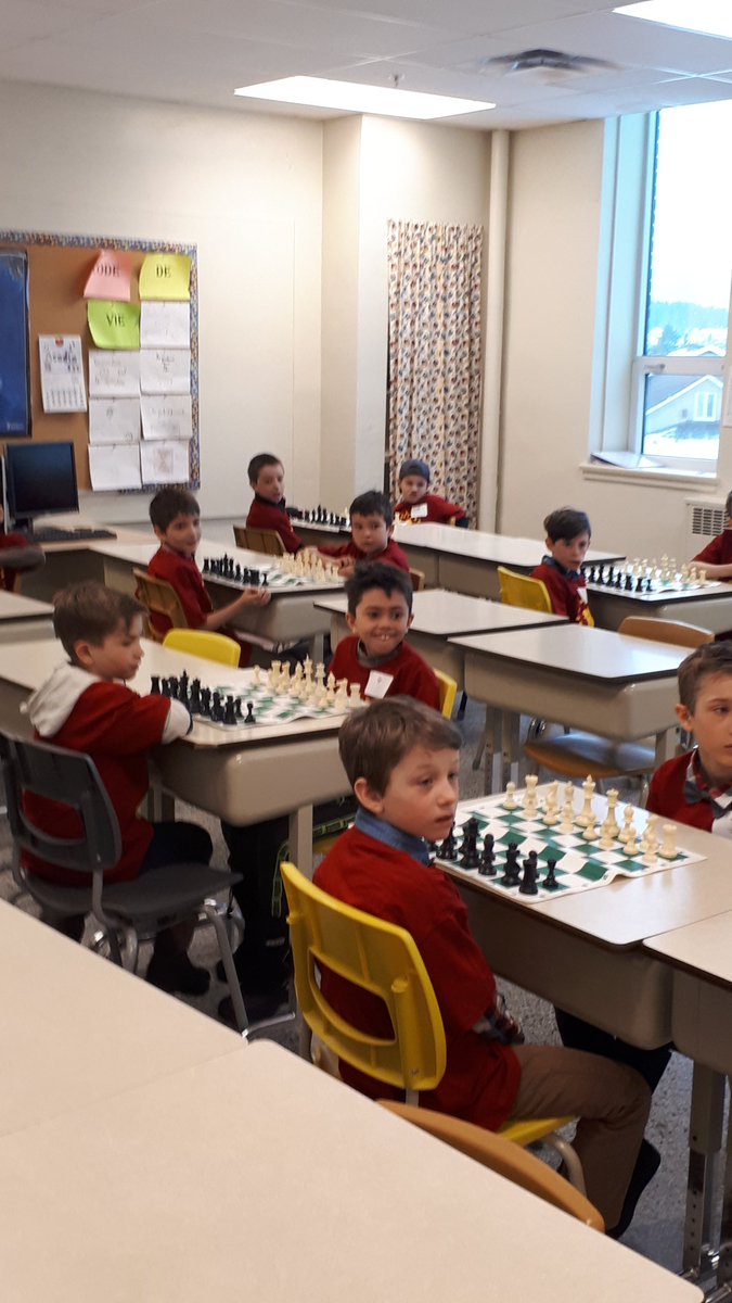 caronluc's tweet photo. Bon succès à nos élèves qui participent aujourd'hui au tournoi d'échecs régional du DSFNO!!  On est fier de vous!👍👍 https://t.co/Yik7MsSE3H