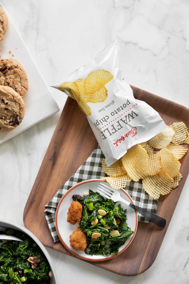 cfantarrant's tweet photo. This spread is everything! Order Chick-fil-A Catering for your tournament viewing party. https://t.co/oWQihHZnP6