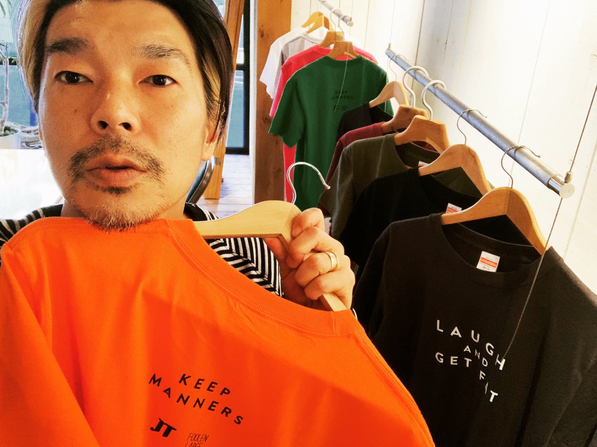 hatsukiyokoo's tweet photo. JTさんとのコラボTシャツ。
エルネストさんにお願いして作ってもらいました!
ありがとうございますっ!
#foolenlarge #elnest #jt #tシャツ https://t.co/pfRokig8Sw