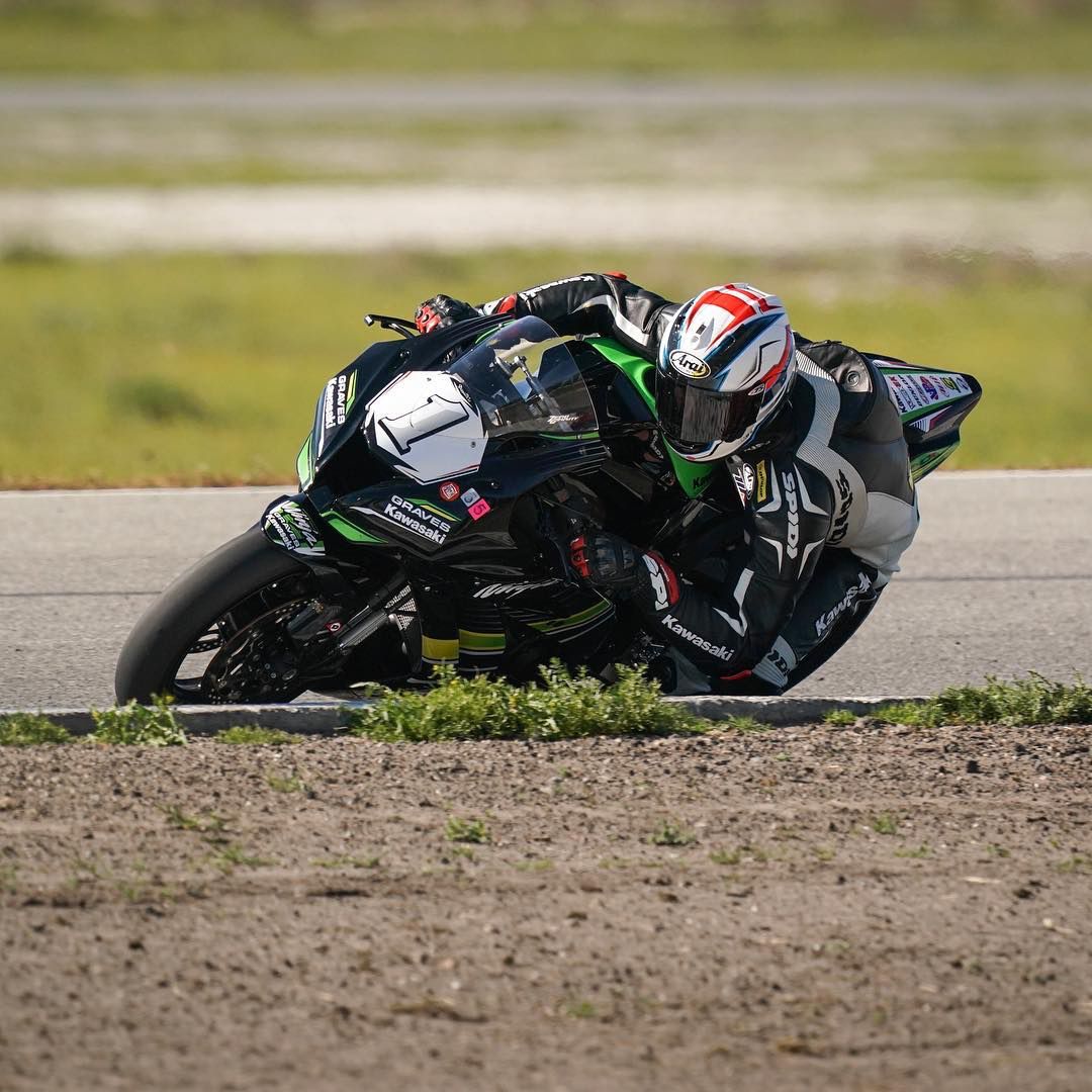 ZX10Rnet's tweet photo. Reposting @andrew_lee14:
...
"This @gravesport ZX10R is awesome! 2 weeks until @motoamerica in Atlanta and I can’t wait #MotoAmerica #gravesport #kawasakiusa #kawasaki #zx10r #kawasakininja #afmracing #roadracing #streetbike PC @oxymoronphotography" https://t.co/Jt4E2jtMLt