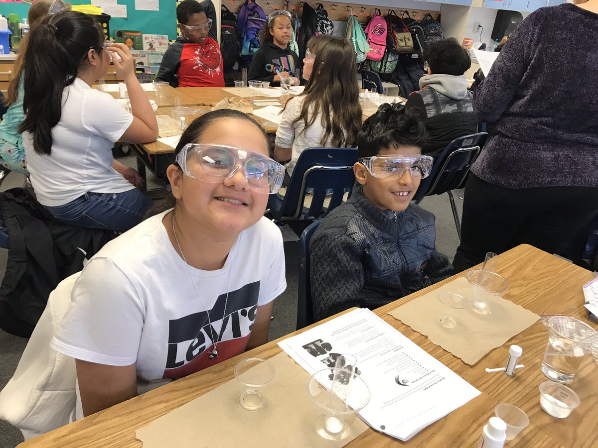 5thGradeBHES's tweet photo. Chemistry experiment #2 was a success!! https://t.co/P9NfgWxLbp