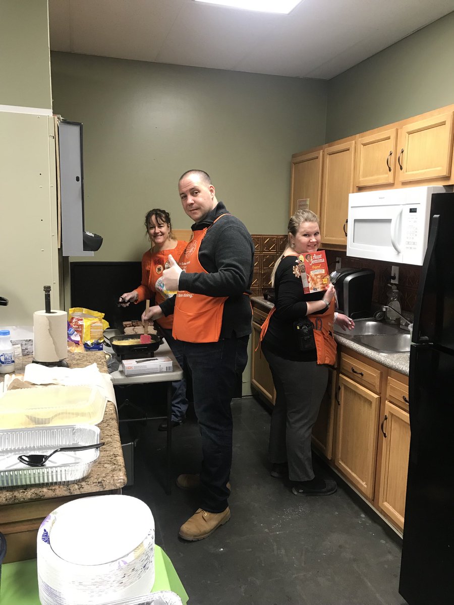 Cooking breakfast with the team at 1269  😀