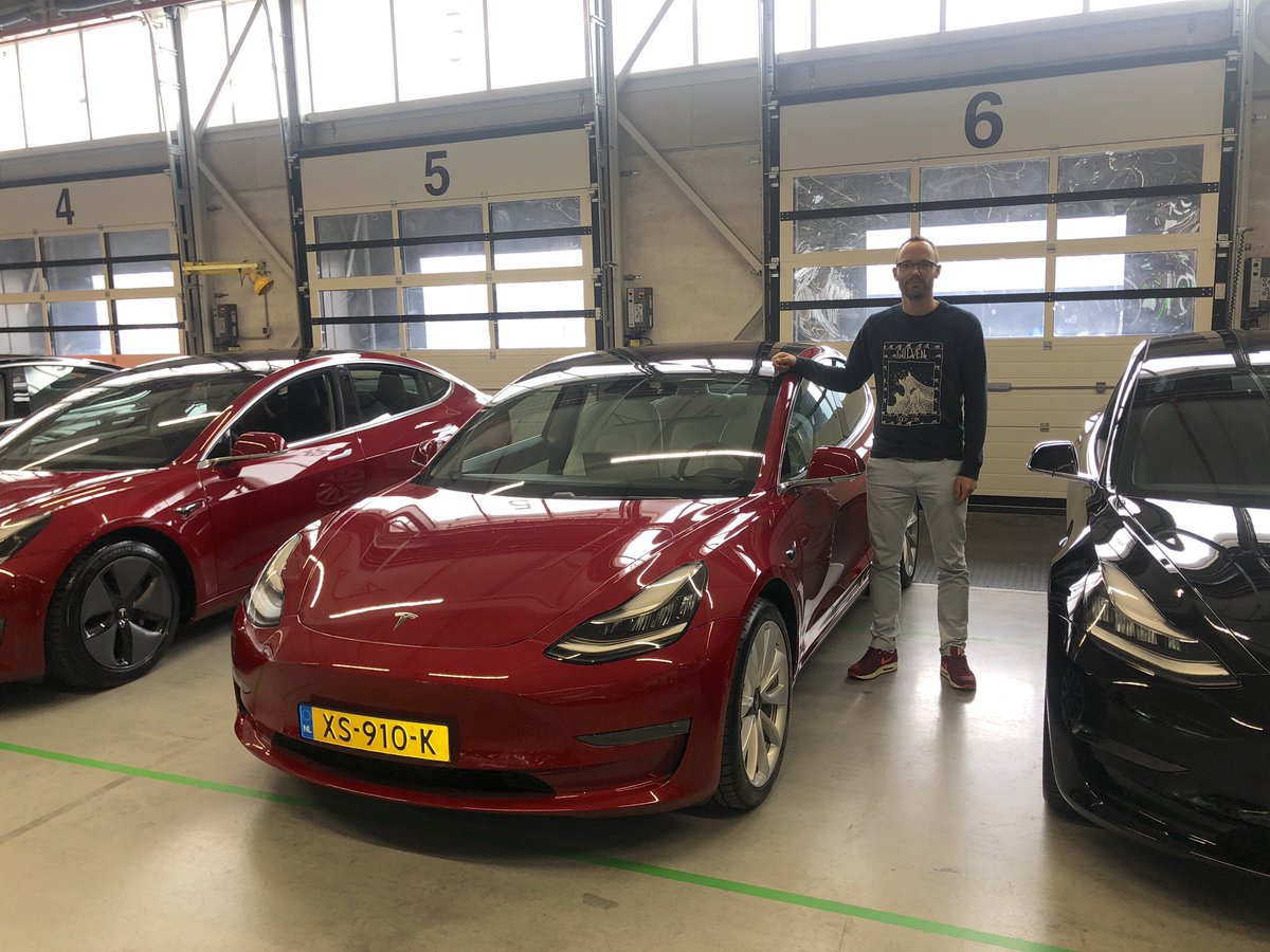 pim_aerts's tweet photo. Took delivery of this beauty today! Tesla ramping up in the Netherlands with almost 100 deliveries today. The big takeover is happening! #multicoatred #awd #LR #19 ” #FSD #whitepremiuminterior https://t.co/qDuVVpjEPt