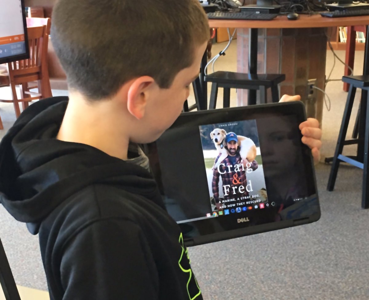 DWest_AMS's tweet photo. Students sharing book talks @AynorMiddle Library Learning Commons using #Kagan Inside/Outside Circle! #HCSLibraryMedia #bluejacketsread #kagan https://t.co/jDJ03QpM56