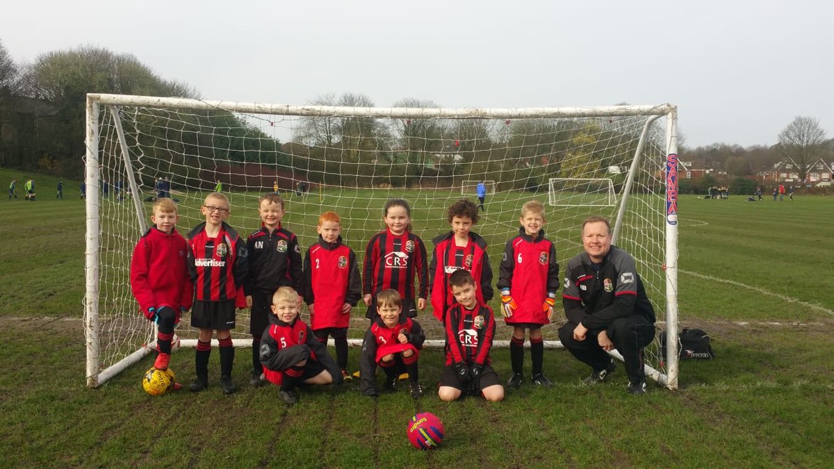 Adlingtonjfc1's tweet photo. #Adlingtonjfc our U7’s Jaguars in action in their @TheBBDFL round robin games against @mossbankjfc Blues and #daisyhilleagles. Great games of football 🔴⚫️ #lethemplay #respect #foundationphasefootball https://t.co/SuYhqbstzy