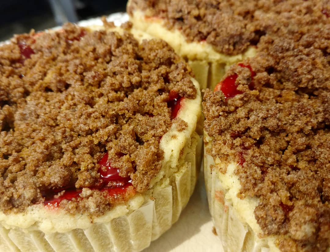 MsJenniferLees's tweet photo. As promised Mini Pies are back @bospublicmarket every weekend 🤤 We have cherry pie and blueberry pie today 💕#vegan #glutenfree #boston https://t.co/3ywLfFsdh9