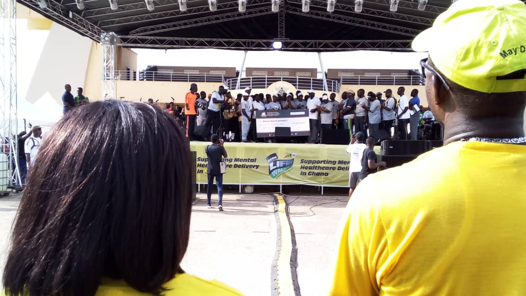 LDM_Gh's tweet photo. Kudos to @MensaOtabil and @icgcchrist for supporting #mentalhealth in #Ghana with this year's #LIFEWALK2019 as they present a cheque to be used to purchase #ECT machines to all the 3 psychiatric hospitals.
#charity #ghana https://t.co/4xS2UWQ8wh