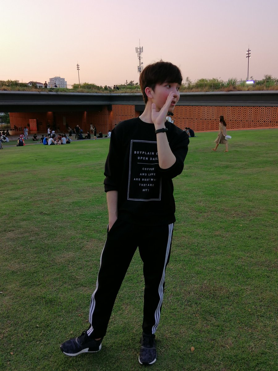 They_dreammerS's tweet photo. ความเจมส์...ฮ่าๆๆๆ เป็นวันที่ดีๆ ร้อนนิดๆ (เรอะ) ชอบความเผ่าและเผาเพื่อน 555555
#20thJAMESday #james_ppt https://t.co/ci5pZoRjcq