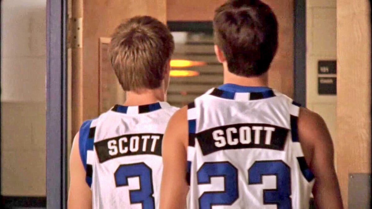 OTHdiary's tweet photo. Happy 3/23 aka international Scott brothers day! Thank you for giving us the greatest brotherhood of all time. #OneTreeHill https://t.co/pVzNQtDxMX