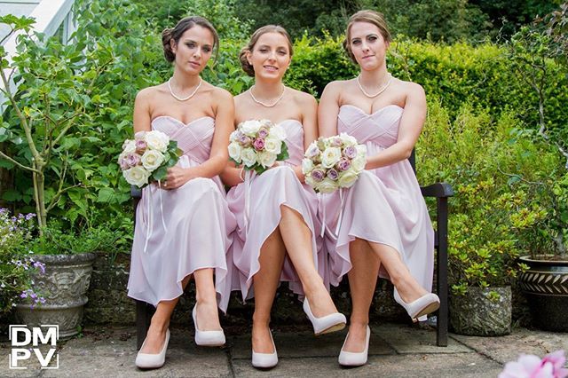 dmphovid's tweet photo. Taking the opportunity to capture the bridesmaids while waiting for the bride to finish her final bit of preps.  #bridesmaids #weddingphotography #weddingvideography #dmpv #bathweddingphotographer #bristolweddingphotographer #somersetweddingphotographer … https://t.co/qRZIunfBdO https://t.co/u7FFxNxZQr