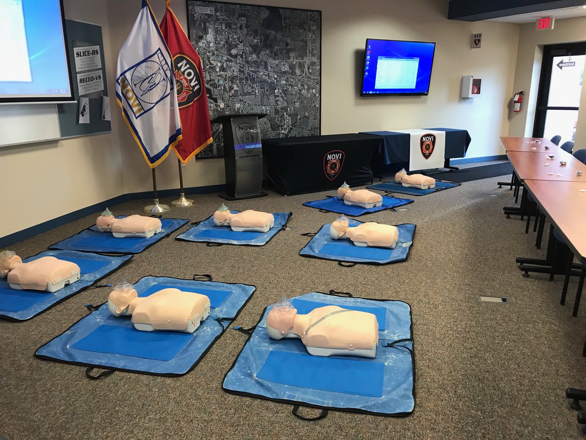 B_Stewart4Novi's tweet photo. CPR/AED recertification today, “Life is Why”. #novicert @novipolice @sbaetens236 https://t.co/zRLnTm51Wa