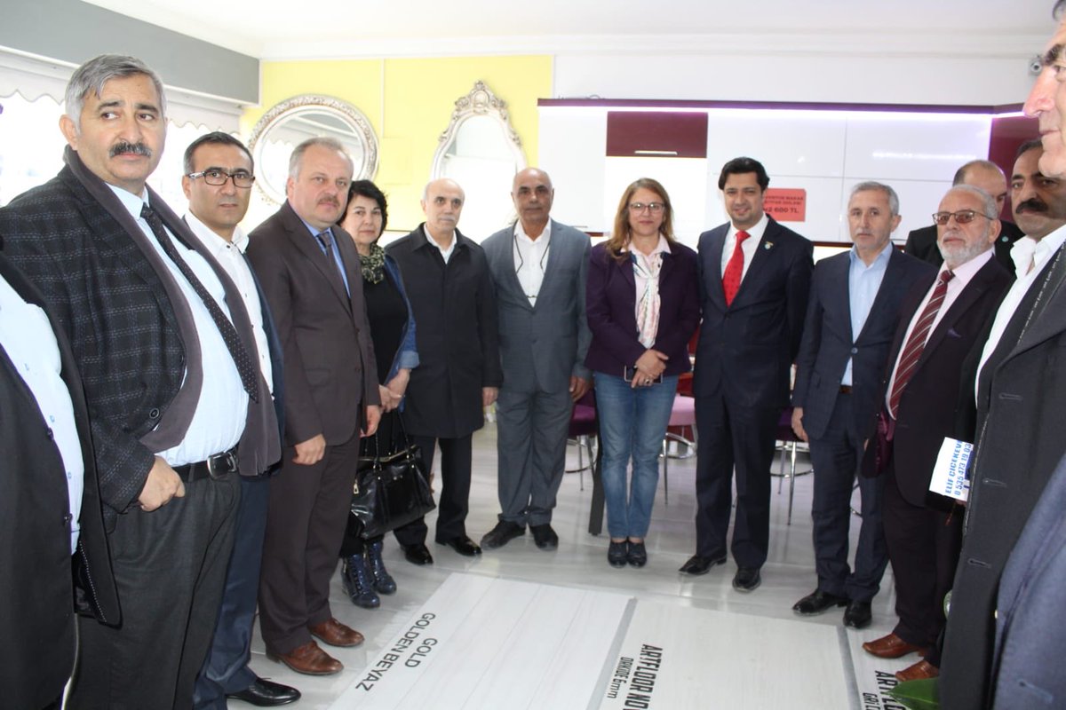 Karademir Mobilya Mağazası açılışına katıldık.Muharrem Karademir ve Kerem Karademir’e başarılar diliyorum.
#TevazuSamimiyetGayret
#ÖnceMilletÖnceMemleket