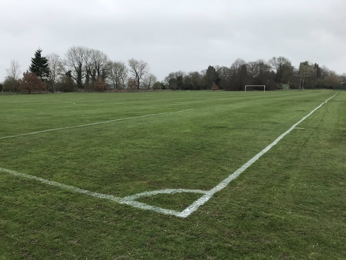 AshfrdCavaliers's tweet photo. Marked out this morning after cut yesterday; the Goldwyn pitch has recovered well ahead of tomorrow’s A&amp;DSFL Division Two game against @Mershamsports Res (10.30am) #UpTheCavs 🌱⚽️ #grassroots #SundayLeague https://t.co/ZkBFs4MRSo