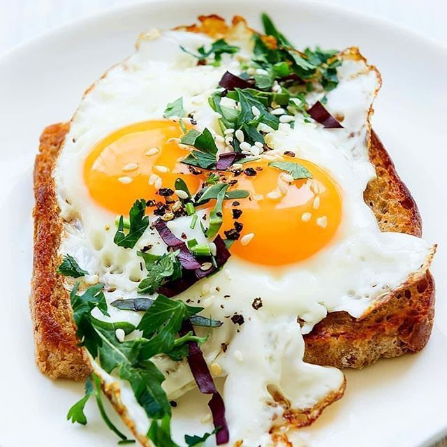 es_coolinaria's tweet photo. Breakfast Toast with Fried Eggs 🌟📸@sherlesi_selfiecookies 🌟 #breakfast #toast #egg #eggtoast #friedegg #toastlover #healthyfood #food #foodlover #foodporn #foodie #foodielife #foodpics #foodphotography #deliciousfood #yahoofood #yummy #gluttony #coolinaria #eeeeeats #foodand… https://t.co/h1HnCz3PgK