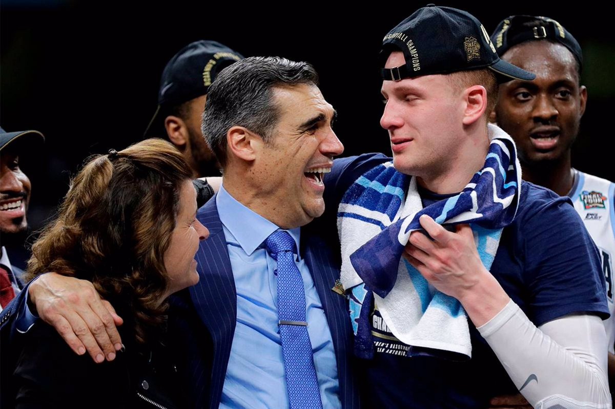 CoachSamAllen's tweet photo. Jay Wright’s first 3 yrs at Nova:
🏀52-46

Coach K first 3 yrs at Duke:
🏀38-47

John Wooden didn’t win 1st national championship at UCLA until 16th season 

Things take time. It’s a process.
#CrockPot not #Microwave https://t.co/kktpT5s4fv