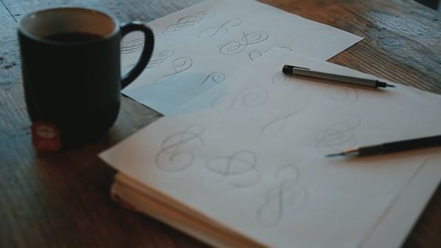 Quiet and peaceful 6 am sketching ✍️ are you a tea or coffee drinker? ☕️
—
🎼 Murmuration | Blue Wednesday