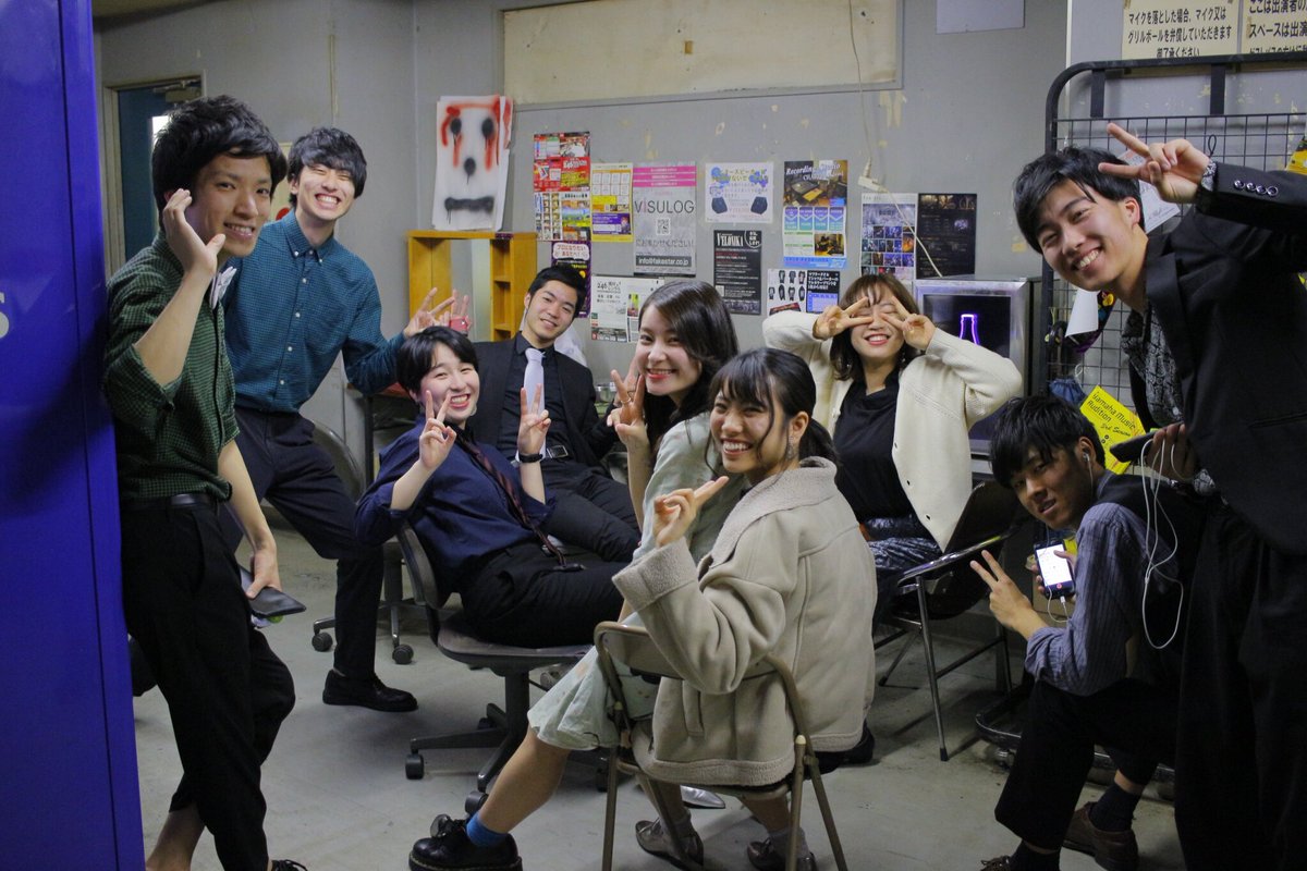 SabiSupa_jp's tweet photo. こんばんは！先日、サークルの先輩バンドである、やみつきパンダさんの解散ライブに出演させて頂きました！🐼
尊敬する先輩方のステージに呼んで頂き、素晴らしい経験になりました！✨
私たちも先輩方に追いつけるよう、これからも精一杯練習に励んでいきたいと思います！✊🐼🐼✊ https://t.co/cSWPYu8g39