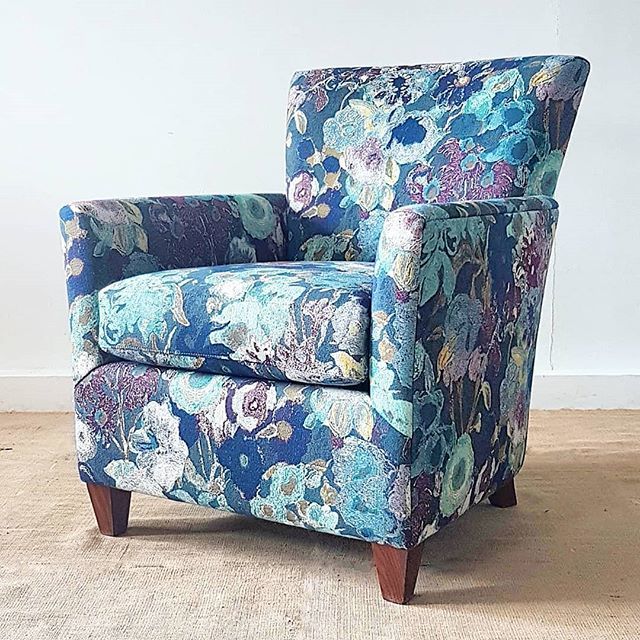 WorkshopDsgns's tweet photo. I'm not always one for florals, but the fabric on this custom built chair is just so lovely.
Like sitting down on an Impressionist canvas.

#Impressionism #art #french #fancy #Impressionist #winnipegcustomupholstery #pinterest #painting #monet #buildloca… https://t.co/tX52lw2tf3 https://t.co/YaJxWJa80q