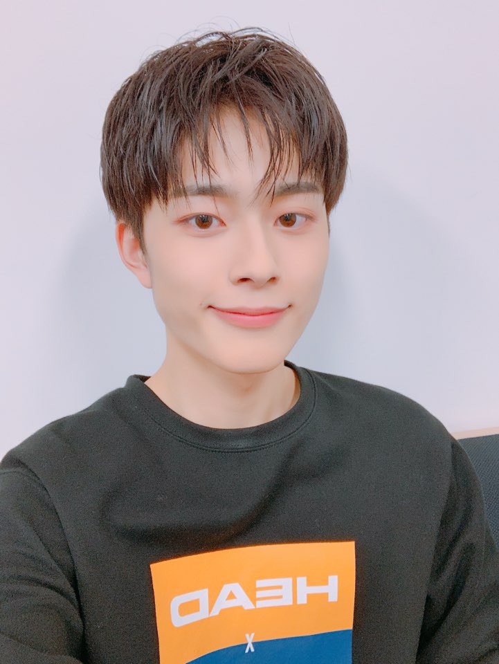 CUBE_YOOSEONHO's tweet photo. [#유선호] 오늘 공연 너무너무 재밌었어요ㅠㅠ 큐브패밀리 아자아자 응원해주신 모든분들 진심으로 감사해요~!!! https://t.co/3tvUEUXmKw