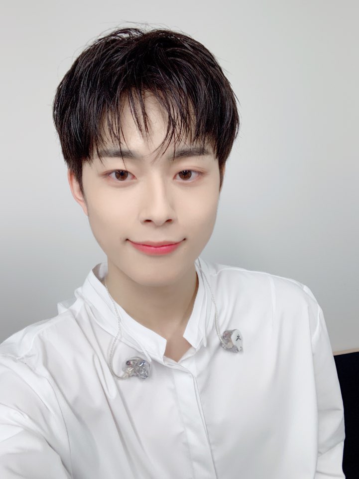 CUBE_YOOSEONHO's tweet photo. [#유선호] 오늘 공연 너무너무 재밌었어요ㅠㅠ 큐브패밀리 아자아자 응원해주신 모든분들 진심으로 감사해요~!!! https://t.co/3tvUEUXmKw