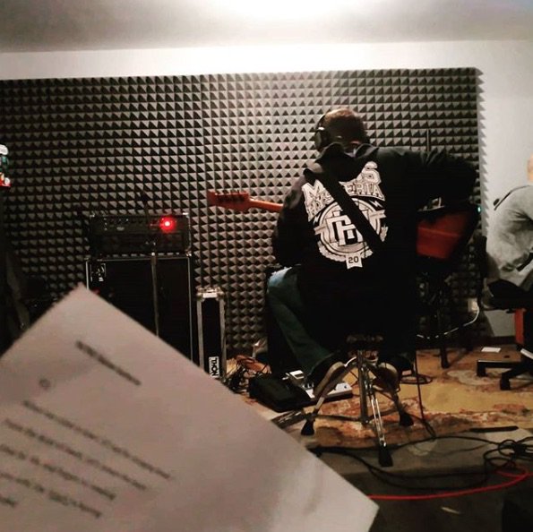 GeneralCluster's tweet photo. Recording time // Something is coming part 4 
#generalcluster #stoner #stonermetal #rocknroll #metalhead #metalheads #metal #grenoble #grenoblemetal #chartreuse #southernmetal #live #livepics #livephotography #gibson #gibsonguitar #thunderbirdbass #thunderbird#burningthestage https://t.co/pzpb3HtxCg