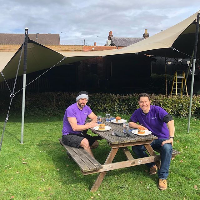 HurlinghamTents's tweet photo. Half way through a large set up @thecrownatbray , our reward is a #hestonblumenthal burger.....life is good!! #simplyelegant #elegantlysimple https://t.co/e95aljR2j3 https://t.co/YLRu9tTlWZ