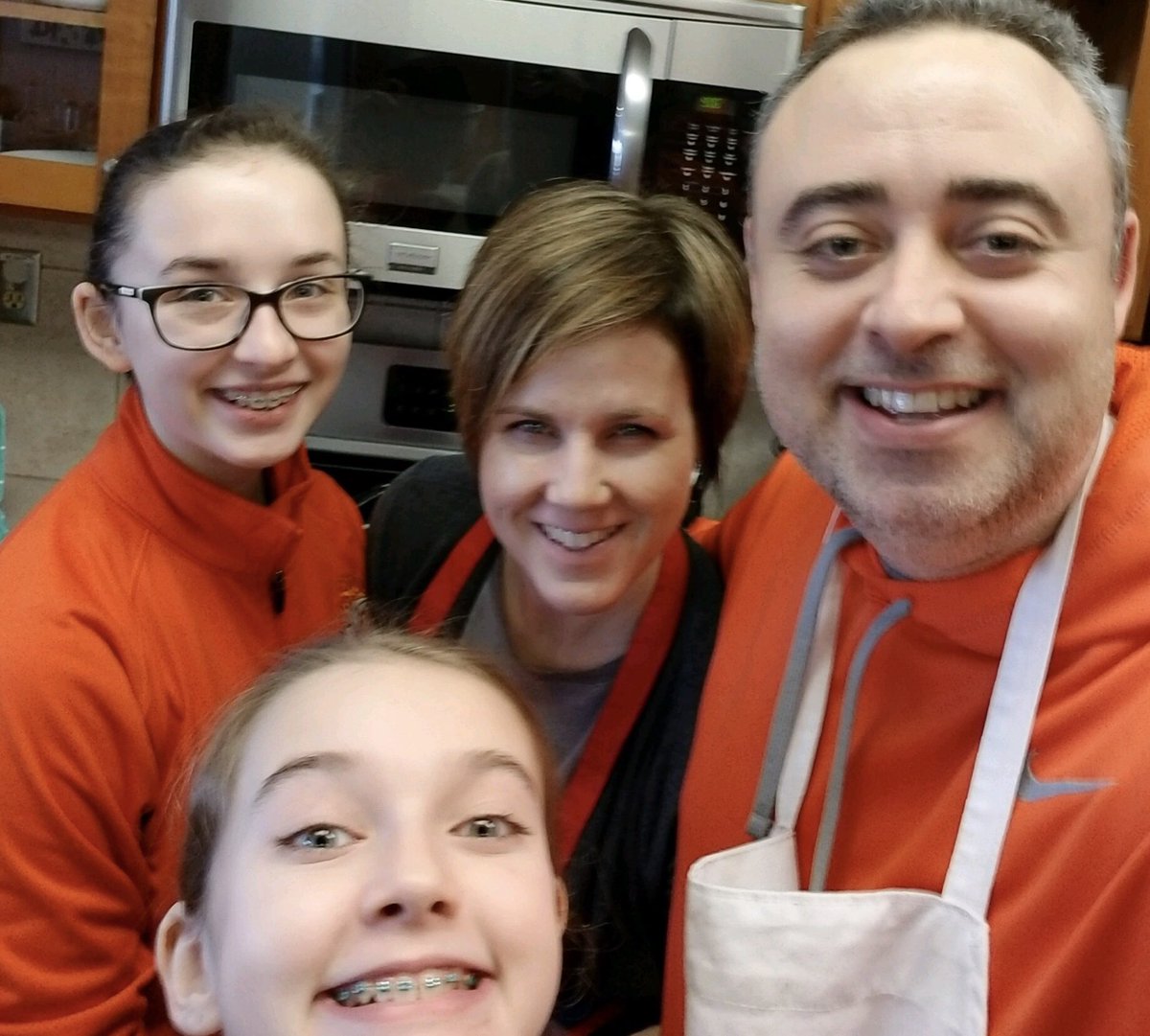MrsAmandaLCook's tweet photo. A rare family selfie at @RMHCRochester as we prepared breakfast for families staying at the house❤️#givingback #servingothers https://t.co/7WTU72yTnH