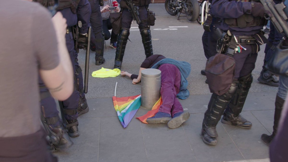 LeCentralHub's tweet photo. Avant. Après. 
#ActeXIX #Garibaldi #Nice #GJNice #Stopauxgiletsjaunes https://t.co/AGpkBLnD99