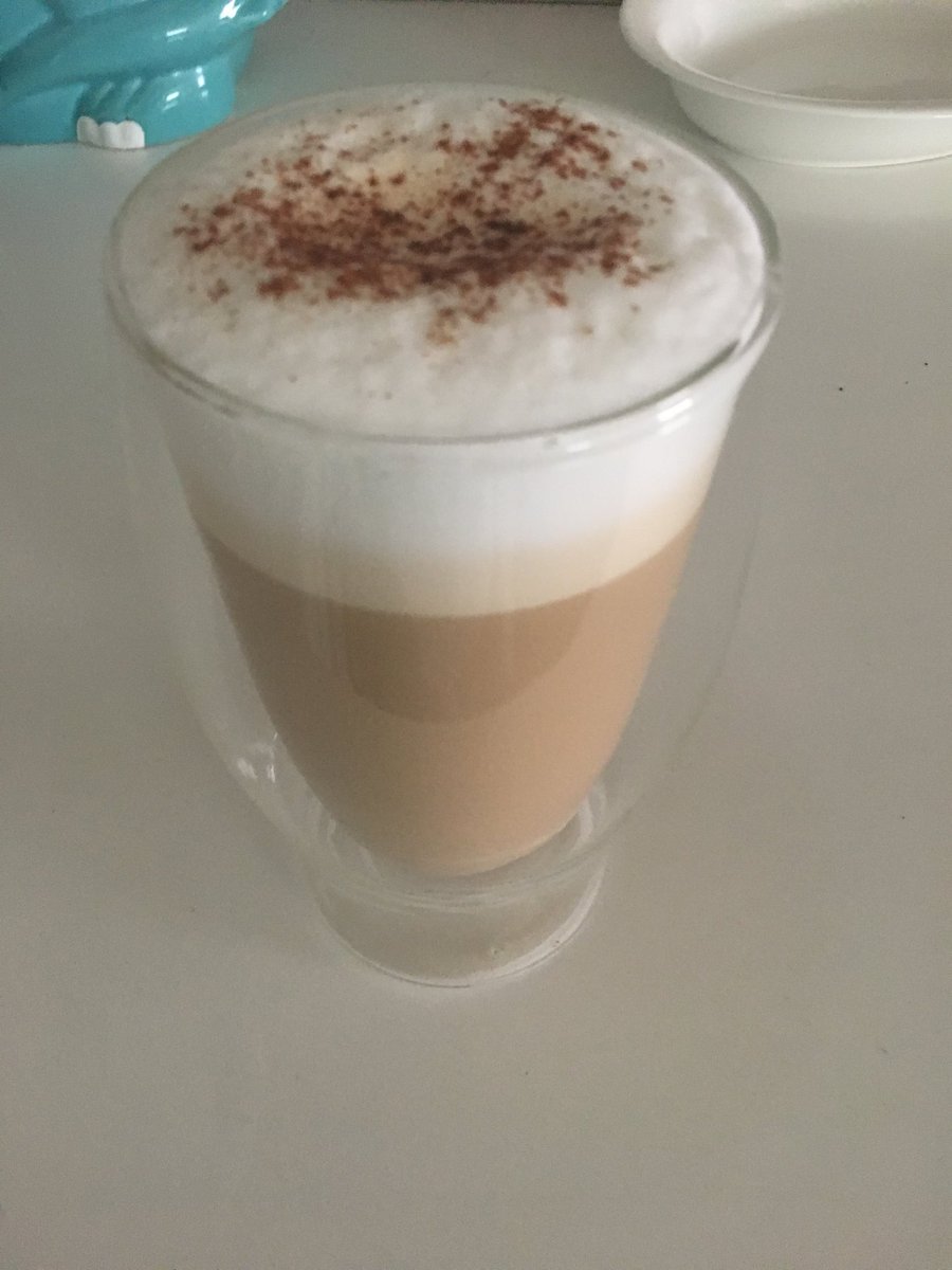 Widbook's tweet photo. Best latte #intelligentsa https://t.co/pWPh1TjeG8